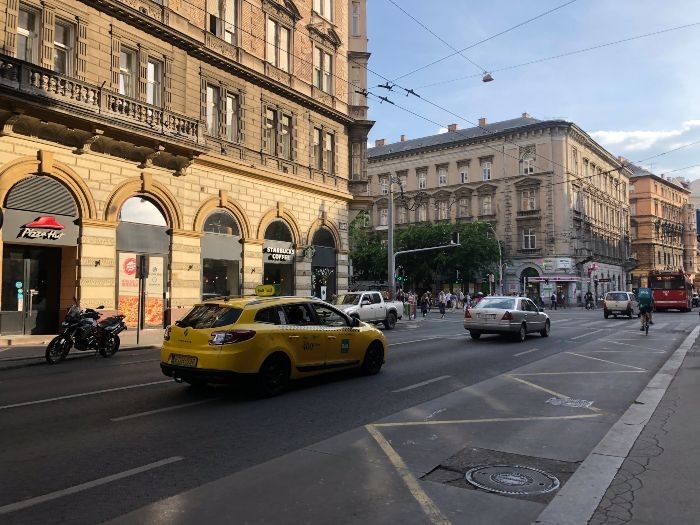 布達佩斯街道計程車