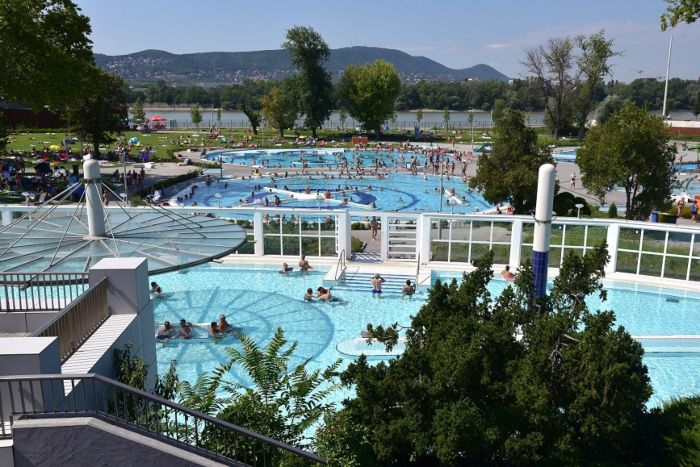 布達佩斯Duna Arena旁的游泳池
