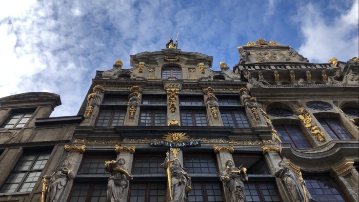 布魯塞爾城市建築物有300年以上的歷史