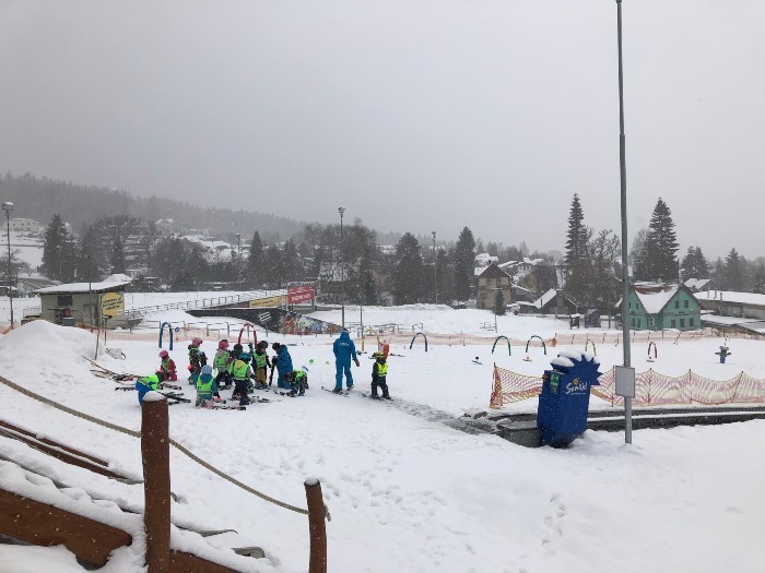 利貝雷茨雪場有提供兒童滑雪教學服務