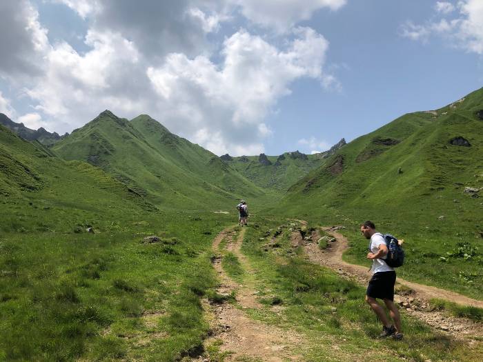 Puy de Sancy的爬山路徑皆為石頭路