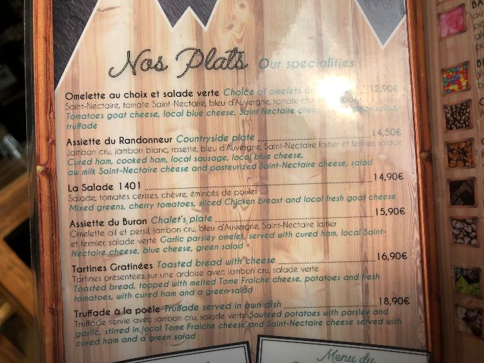 多姆山省Puy de la Tache山腳下的餐廳菜單。