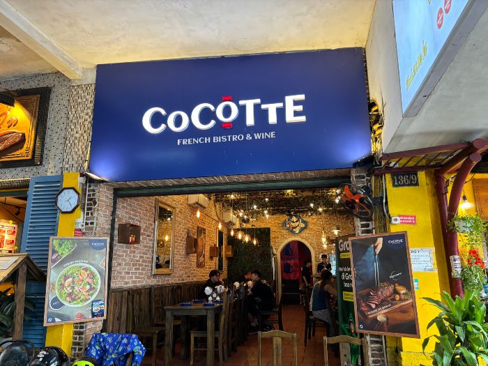 胡志明法餐Cocotte的Ben Thanh分店位於市中心